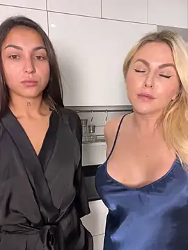 Snapshot of Keep_us_wild chatting on October 3, 2025, 4:31 am Keep us wild online show from October 3, 2025, 4:31 am