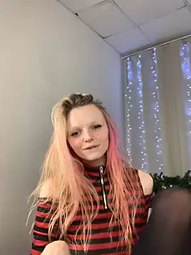 Snapshot of evangel1ne chatting on December 27, 2024, 11:28 am evangel1ne online show from December 27, 2024, 11:28 am