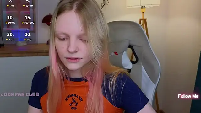 Snapshot of evangel1ne chatting on March 21, 2025, 5:32 am evangel1ne online show from March 21, 2025, 5:32 am