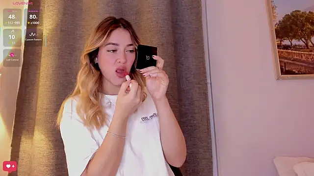 Assh lee  online show from December 4, 2025, 2:26 pm