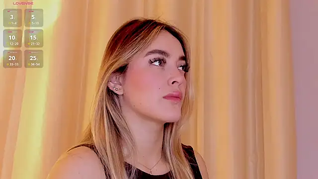 Snapshot of Assh_lee_ chatting on February 26, 2026, 1:21 pm Assh lee online show from February 26, 2026, 1:21 pm