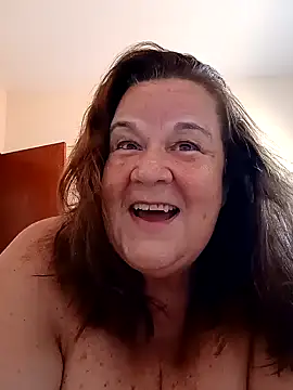 Snapshot of Yaya_Mineira chatting on February 5, 2025, 7:53 pm Yaya Mineira online show from February 5, 2025, 7:53 pm