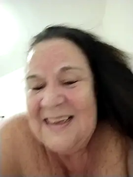 Snapshot of Yaya_Mineira chatting on September 17, 2025, 10:44 pm Yaya Mineira online show from September 17, 2025, 10:44 pm