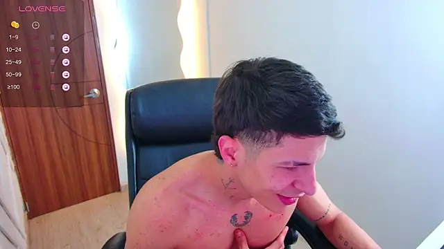 Snapshot of harrisoncuper chatting on November 23, 2025, 11:04 pm harrisoncuper online show from November 23, 2025, 11:04 pm