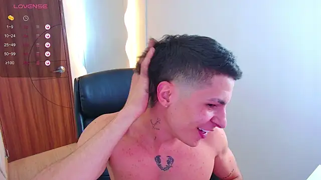 Snapshot of harrisoncuper chatting on December 2, 2025, 10:16 pm harrisoncuper online show from December 2, 2025, 10:16 pm