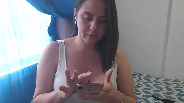 Snapshot of annie_21_ chatting on September 22, 2025, 5:15 pm annie 21 online show from September 22, 2025, 5:15 pm