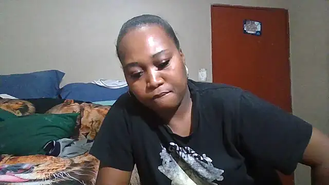 Snapshot of EbonySeductressx chatting on October 16, 2025, 5:47 pm EbonySeductressx online show from October 16, 2025, 5:47 pm