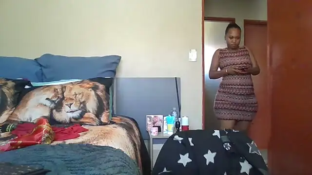 Snapshot of EbonySeductressx chatting on October 22, 2025, 9:20 am EbonySeductressx online show from October 22, 2025, 9:20 am