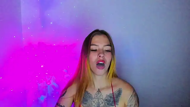 Snapshot of barbiee_05 chatting on December 13, 2024, 3:27 am barbiee 05 online show from December 13, 2024, 3:27 am