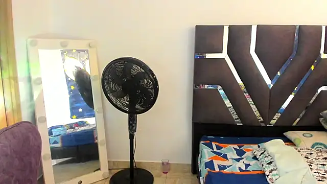 Snapshot of barbiee_05 chatting on March 20, 2025, 8:40 pm barbiee 05 online show from March 20, 2025, 8:40 pm