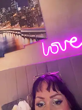 Snapshot of Lolaley2 chatting on October 9, 2025, 6:11 am Lolaley2 online show from October 9, 2025, 6:11 am