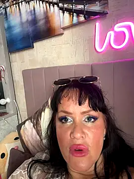 Snapshot of Lolaley2 chatting on October 12, 2025, 7:18 am Lolaley2 online show from October 12, 2025, 7:18 am