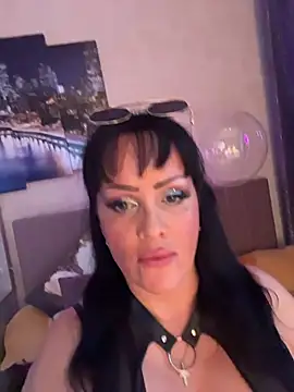 Snapshot of Lolaley2 chatting on November 27, 2025, 12:18 pm Lolaley2 online show from November 27, 2025, 12:18 pm