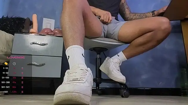 TomLover 12 online show from March 8, 2026, 8:12 pm