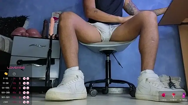 TomLover 12 online show from April 10, 2026, 11:26 am