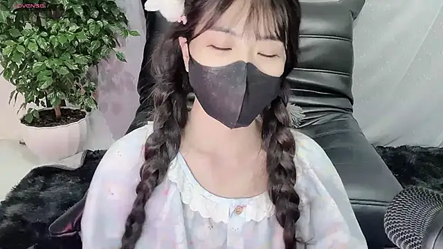 Snapshot of Mya_Lee chatting on December 1, 2024, 10:43 pm Mya Lee online show from December 1, 2024, 10:43 pm