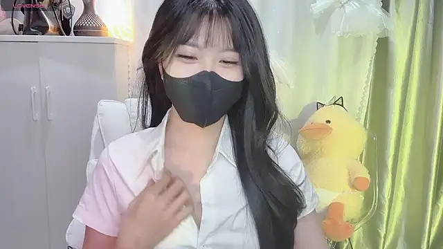 Snapshot of Mya_Lee chatting on February 23, 2025, 4:57 pm Mya Lee online show from February 23, 2025, 4:57 pm