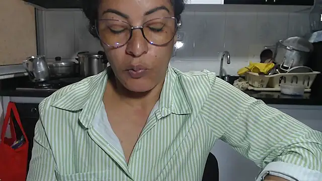 kateleyagrey online show from September 19, 2025, 3:13 pm