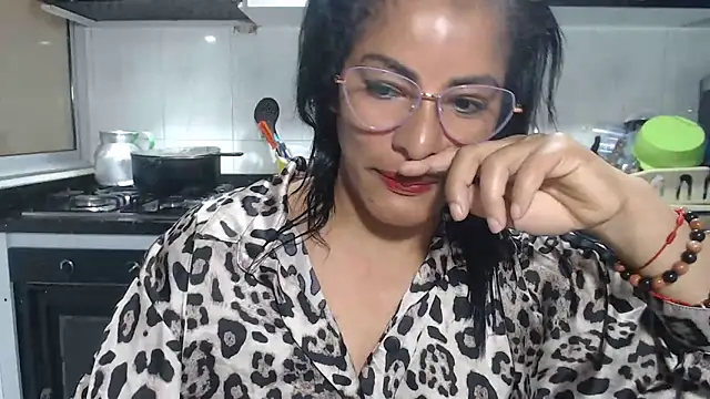 kateleyagrey online show from April 17, 2026, 6:33 pm