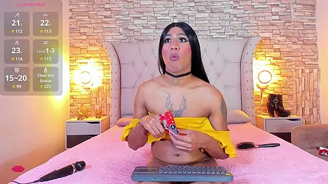 Snapshot of Lucia-sex chatting on March 3, 2025, 8:11 pm Lucia-sex online show from March 3, 2025, 8:11 pm