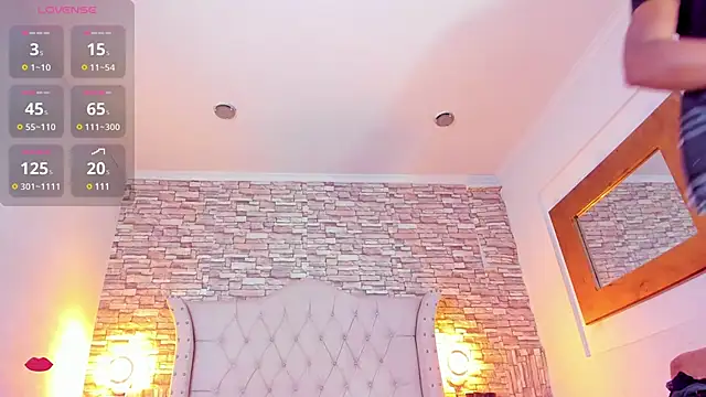 Snapshot of Lucia-sex chatting on March 6, 2025, 11:09 pm Lucia-sex online show from March 6, 2025, 11:09 pm