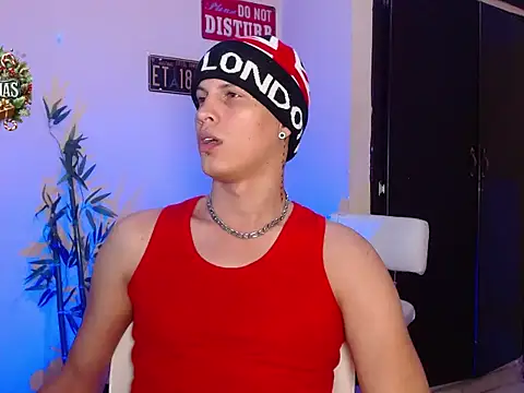 Snapshot of DavidNeill chatting on December 27, 2024, 12:29 am DavidNeill online show from December 27, 2024, 12:29 am