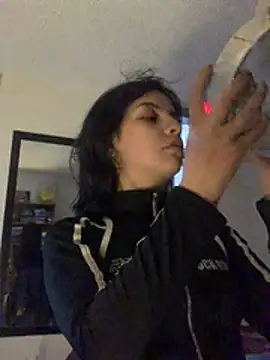 lolaaa bunny1 online show from February 8, 2026, 6:17 am