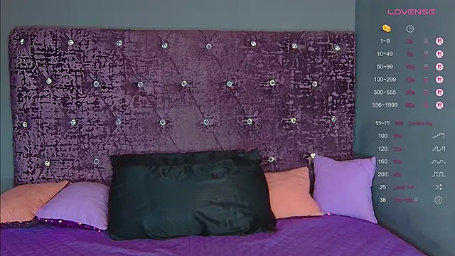 Snapshot of NoraBigAss chatting on November 19, 2025, 12:43 am NoraBigAss online show from November 19, 2025, 12:43 am