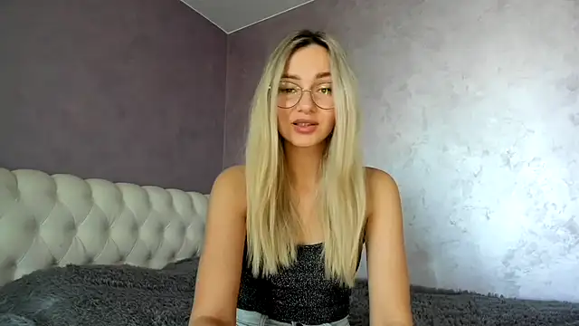  DarkRose  online show from March 8, 2025, 8:22 am