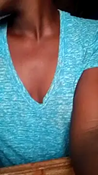 Snapshot of shape30 chatting on December 18, 2024, 5:15 am shape30 online show from December 18, 2024, 5:15 am