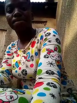 Snapshot of shape30 chatting on February 12, 2025, 5:05 am shape30 online show from February 12, 2025, 5:05 am