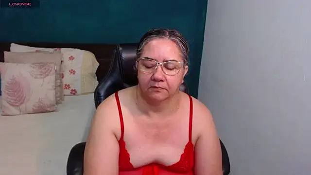 Snapshot of scaelettdubois chatting on June 14, 2026, 10:23 pm scaelettdubois online show from June 14, 2026, 10:23 pm