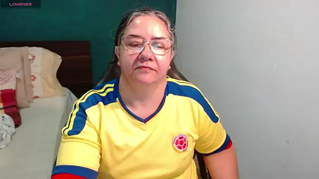 Snapshot of scaelettdubois chatting on June 24, 2026, 2:43 am scaelettdubois online show from June 24, 2026, 2:43 am