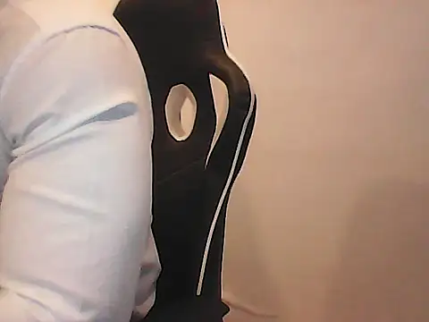 Kalel17073 online show from June 19, 2026, 3:49 pm