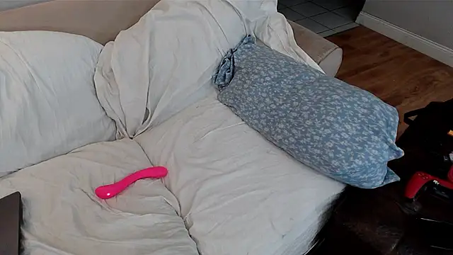 Snapshot of EmoDream1998 chatting on January 26, 2025, 3:06 am EmoDream1998 online show from January 26, 2025, 3:06 am