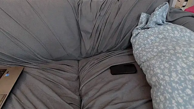 Snapshot of EmoDream1998 chatting on March 14, 2025, 3:37 am EmoDream1998 online show from March 14, 2025, 3:37 am