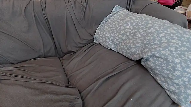 Snapshot of EmoDream1998 chatting on March 15, 2025, 2:35 am EmoDream1998 online show from March 15, 2025, 2:35 am