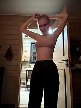 Snapshot of MariaTull chatting on October 2, 2025, 6:59 pm MariaTull online show from October 2, 2025, 6:59 pm