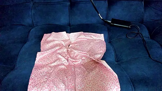 tiffanystonne online show from March 18, 2026, 2:31 pm