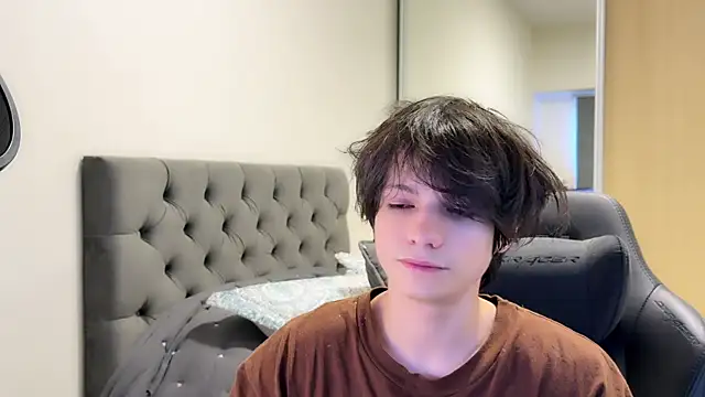 SasukeUhchiaa online show from December 21, 2024, 10:28 am