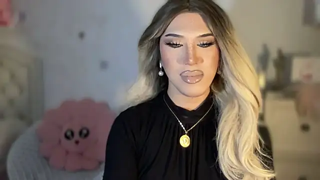 Ts glamxxxx online show from September 11, 2025, 12:00 am