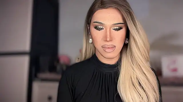 Ts glamxxxx online show from January 10, 2026, 12:12 am