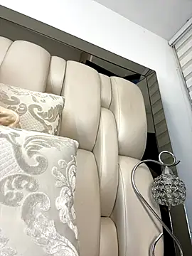 ALISSON FOXXX1 online show from October 27, 2025, 9:52 pm