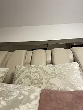 ALISSON FOXXX1 online show from February 19, 2026, 10:50 pm