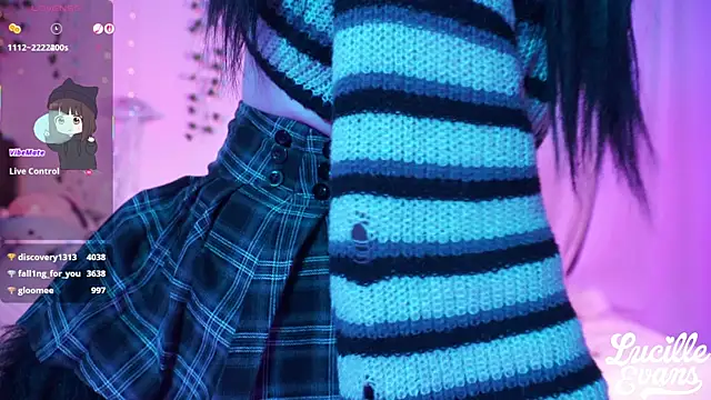 Snapshot of lucille_evans chatting on October 12, 2025, 11:04 pm lucille evans online show from October 12, 2025, 11:04 pm