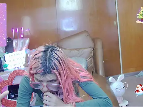 Skinygirl online show from September 25, 2025, 9:40 pm