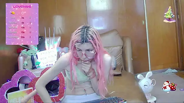 Skinygirl online show from October 1, 2025, 12:38 am