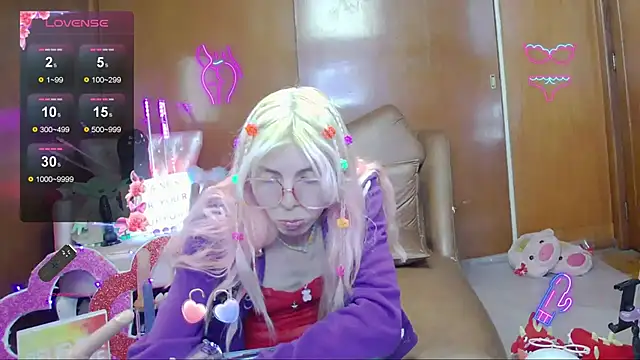 Skinygirl online show from November 12, 2025, 12:44 am