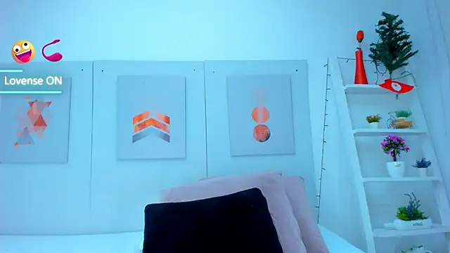 AlessiaMarcu- online show from December 2, 2024, 11:01 am