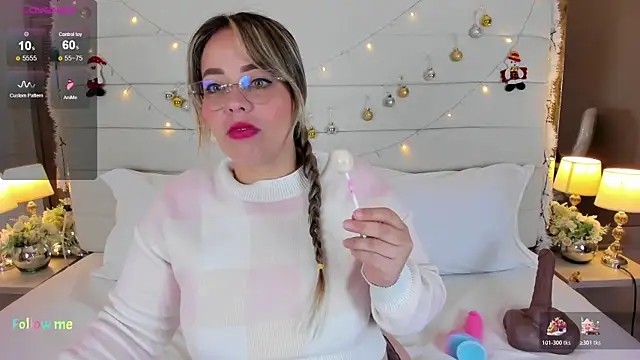 Charlotte93  online show from December 2, 2025, 11:59 am